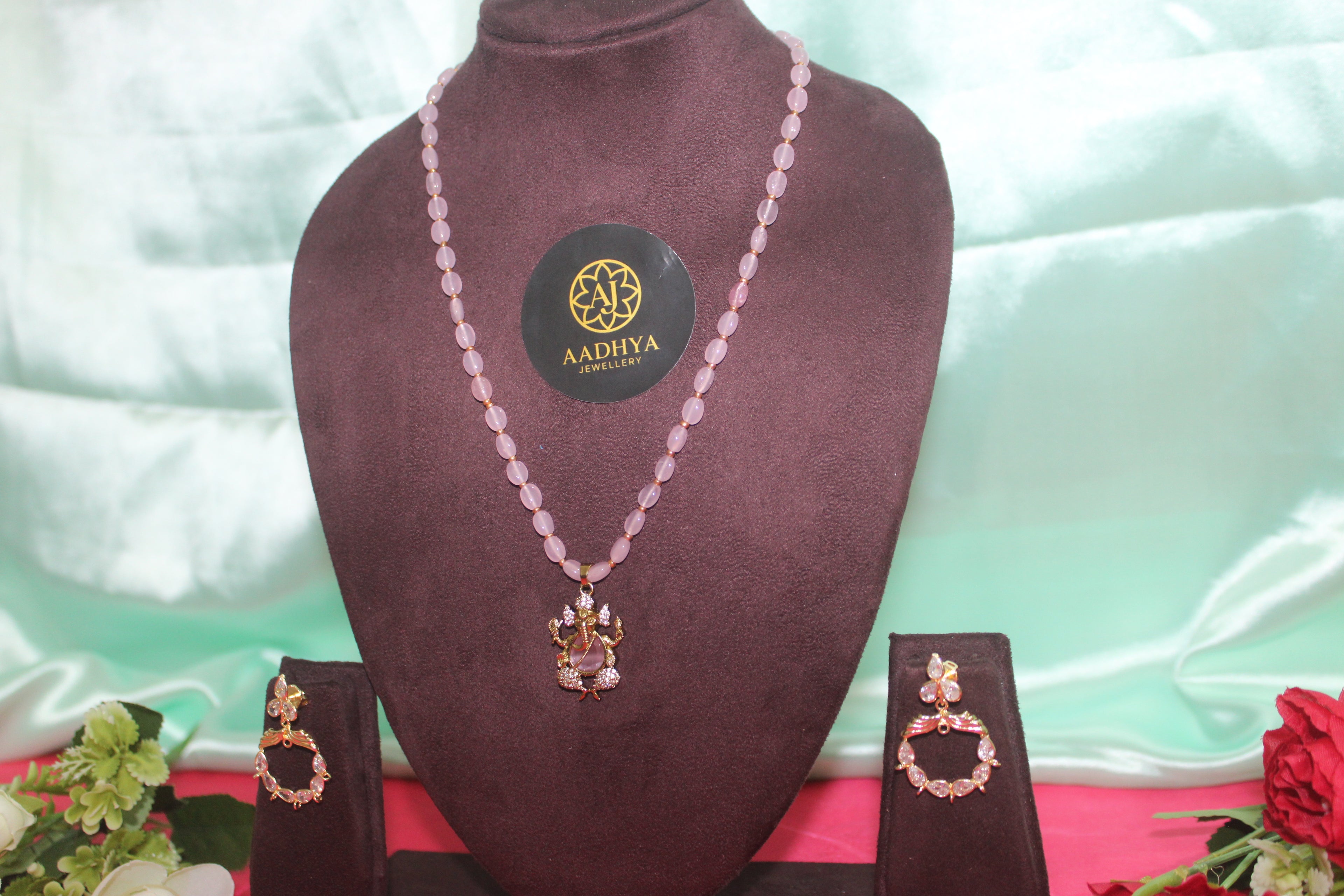 Monalisa beads with lord ganesh pendent