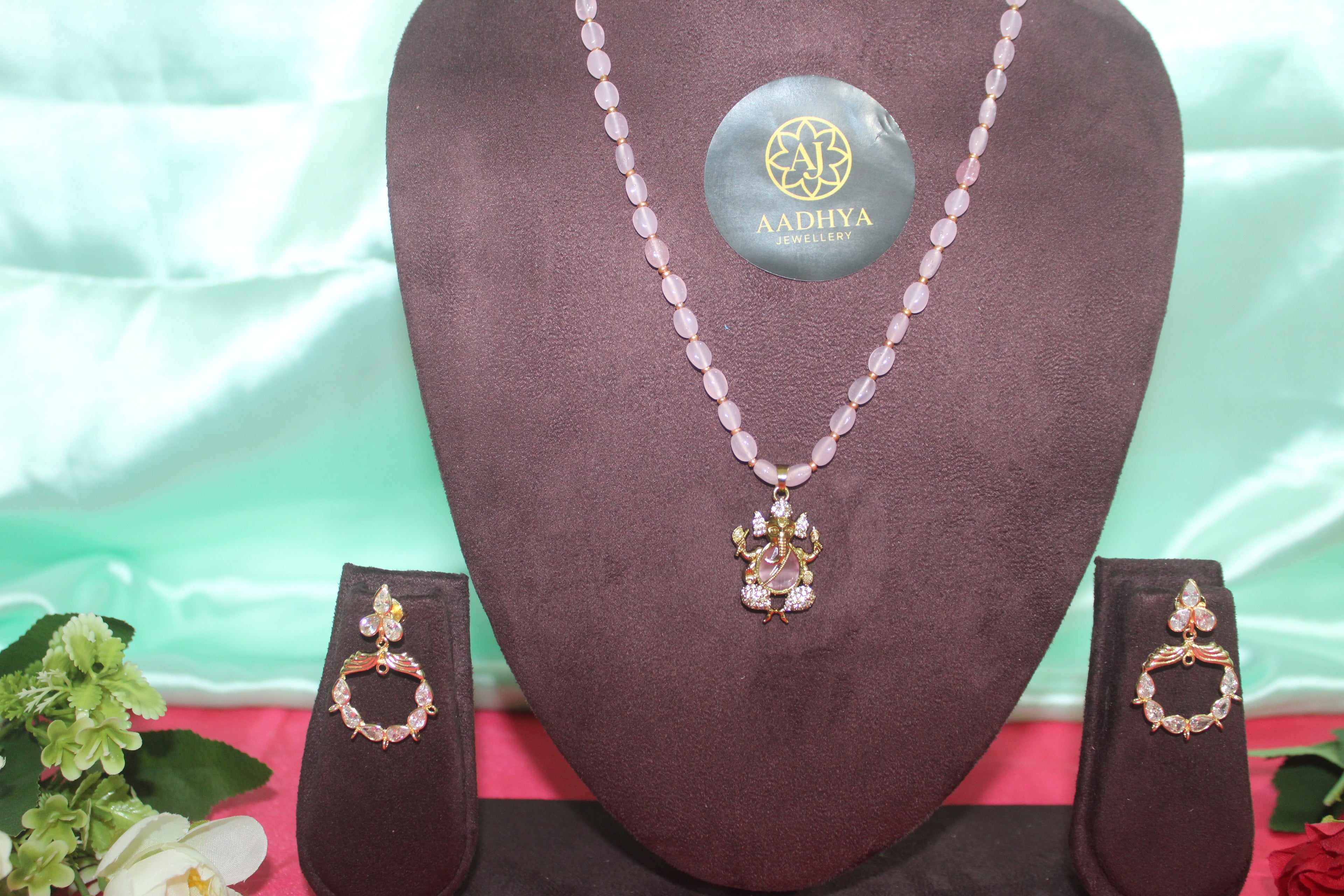 Monalisa beads with lord ganesh pendent