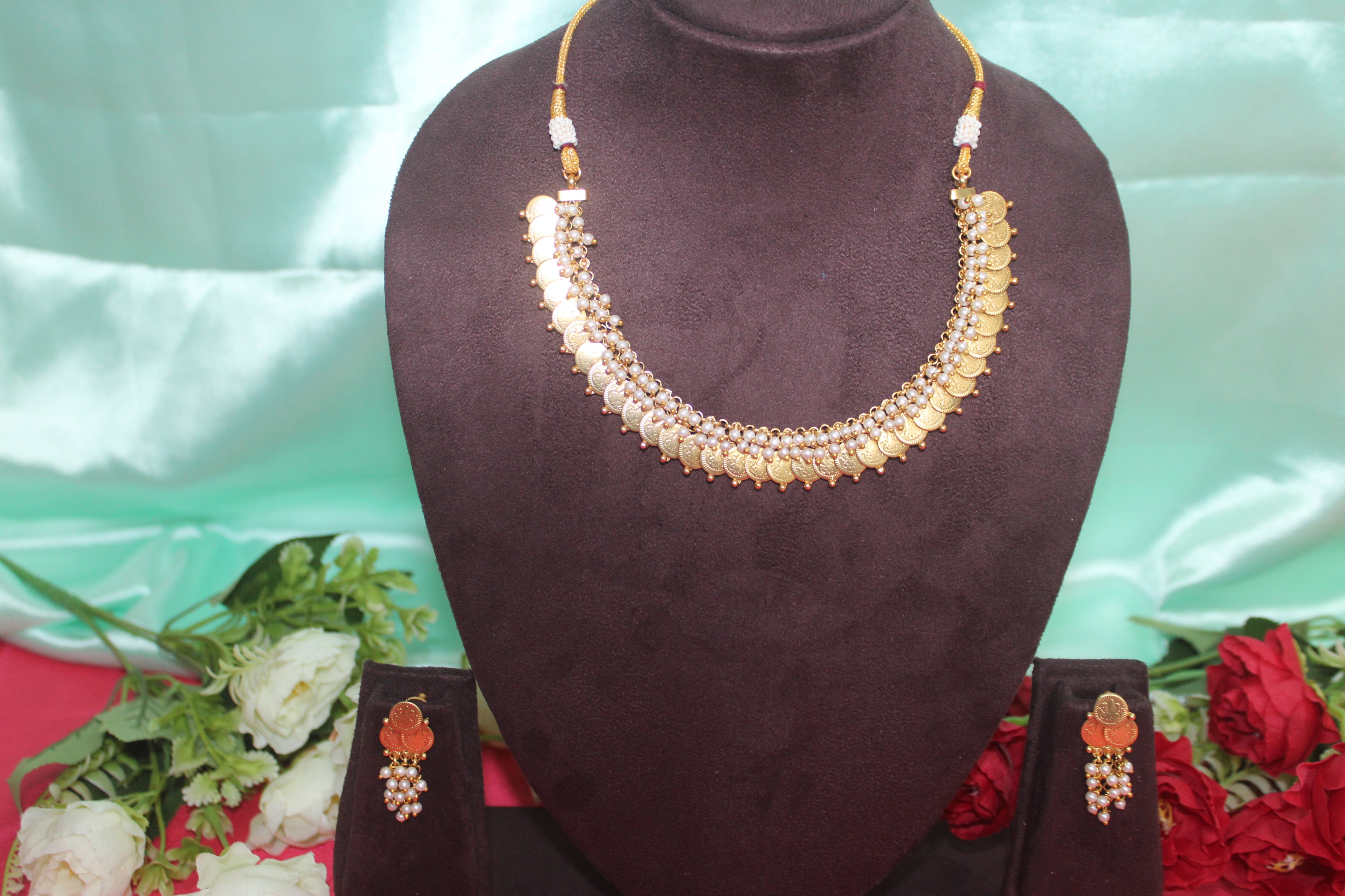 Lord laxmi kasula peru short neckset with earings