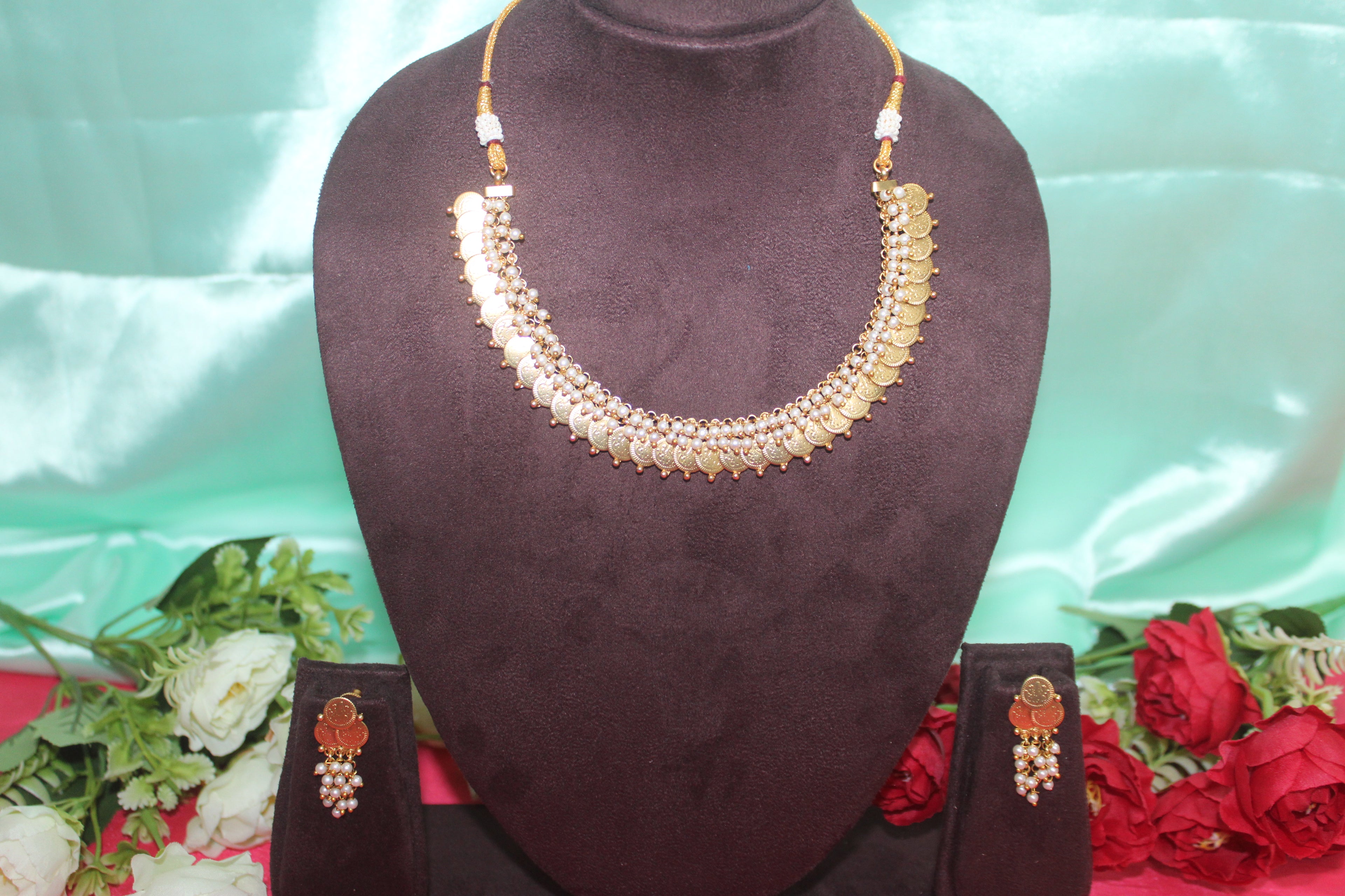 Lord laxmi kasula peru short neckset with earings