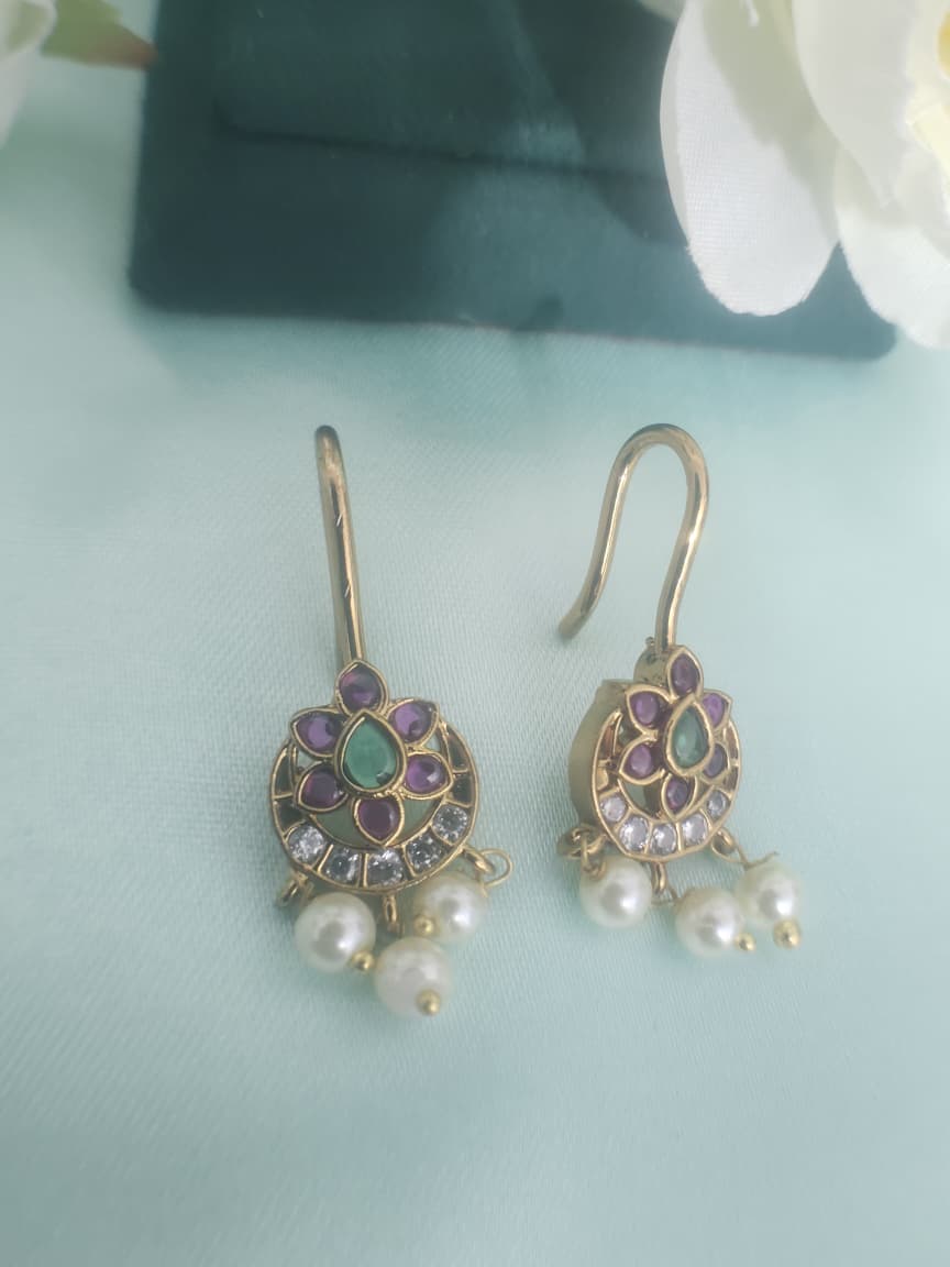 Jadav kundans beautiful Bugatti for ears