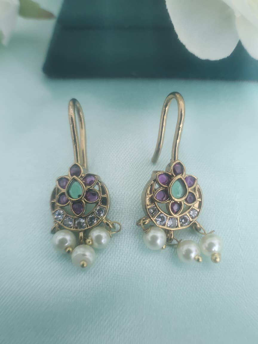 Jadav kundans beautiful Bugatti for ears