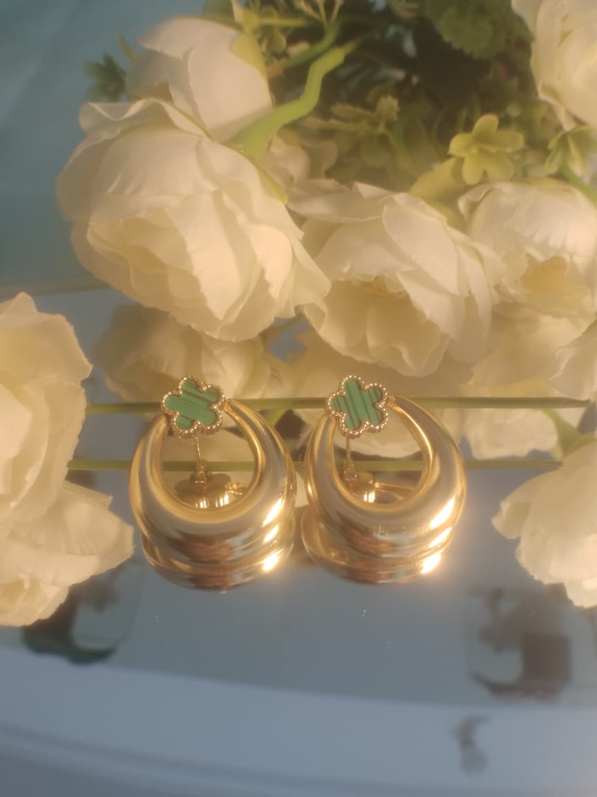 C shape with small green flower pattern anti tarnish earings