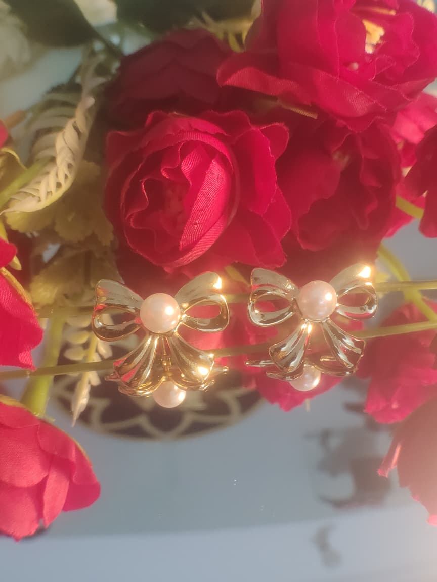 Bow with pearl anti tarnish earings